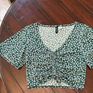 Rue21 Green Floral Ruched V-Neck Crop Top